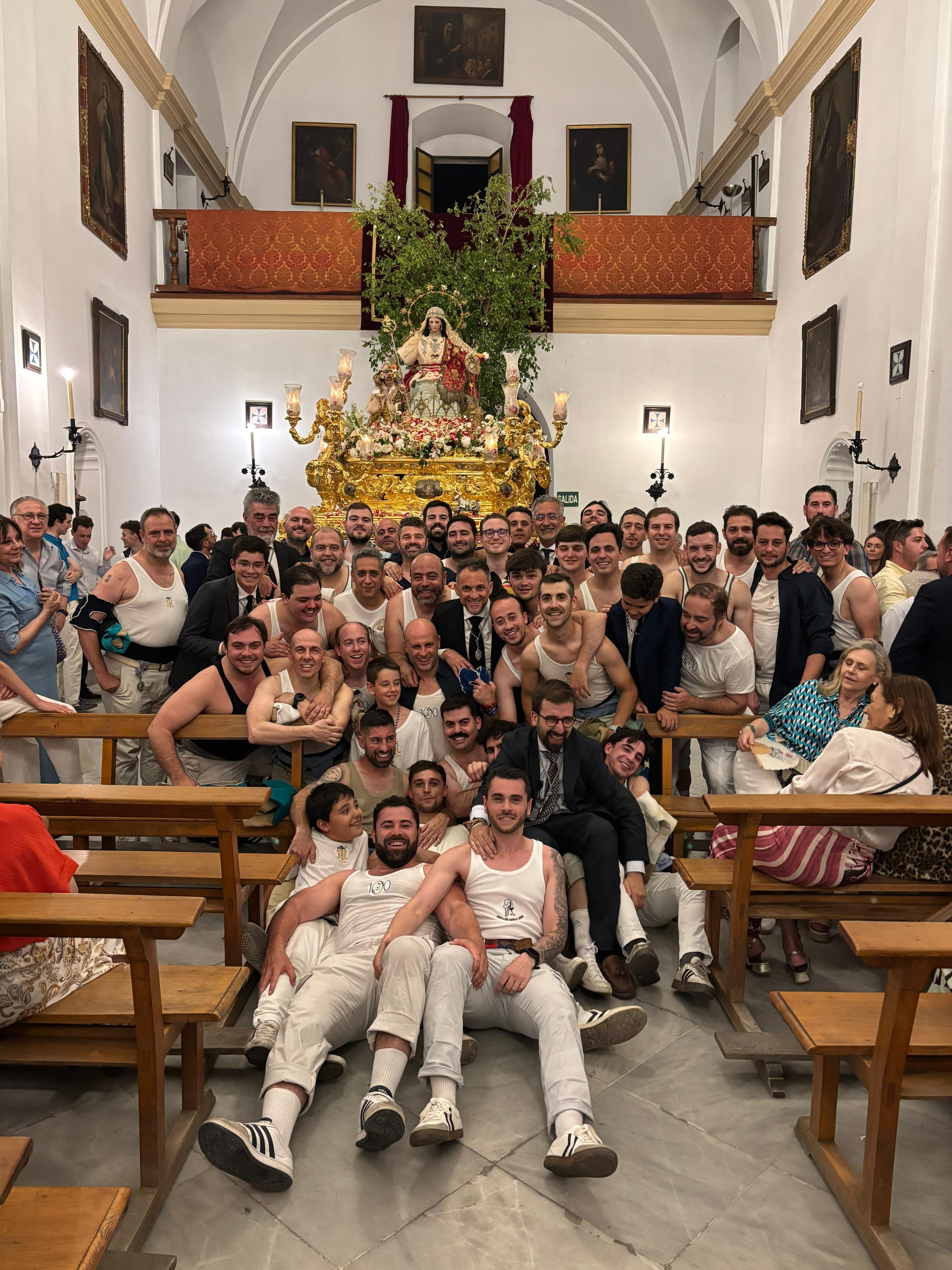 cuadrilla costaleros pastora de capuchinos