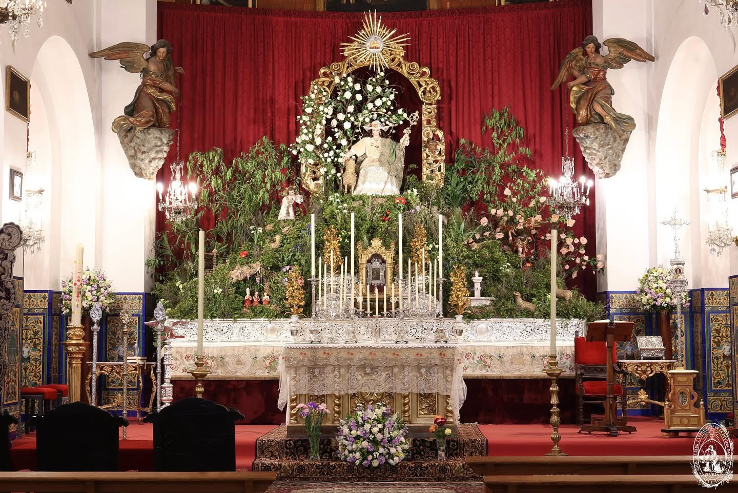 Todo preparado en Capuchinos para que de comienzo la Solemne Novena en honor a la Divina Pastora. 